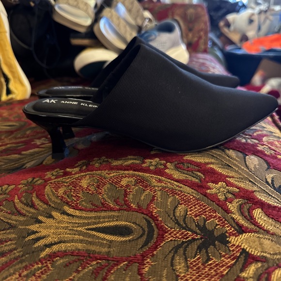 Anne Klein iflex Impress‎ Dress Mules Black Kitten toe heel Womens Size 6.5 - Picture 2 of 6
